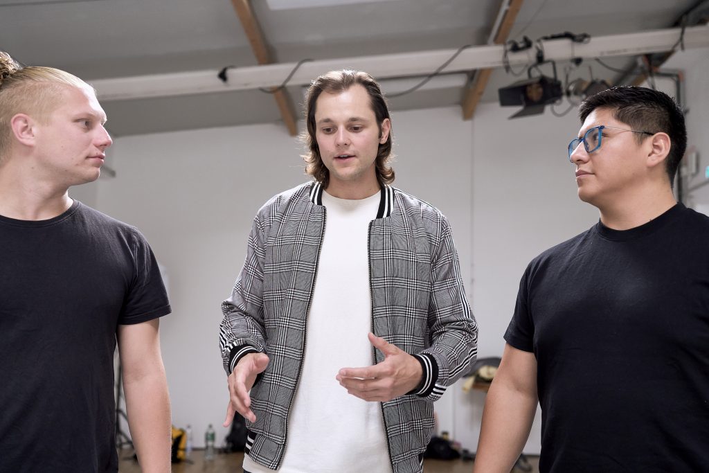 Teambuilding Firma München – Carlo Woltiri leitet interaktiven Impro-Workshop