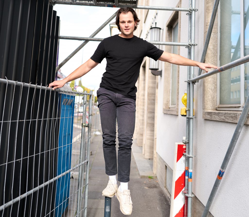 Teamwork in Balance - Carlo Woltiri